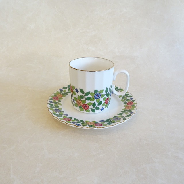 ナカヤマ　三色の花のカップ＆ソーサー