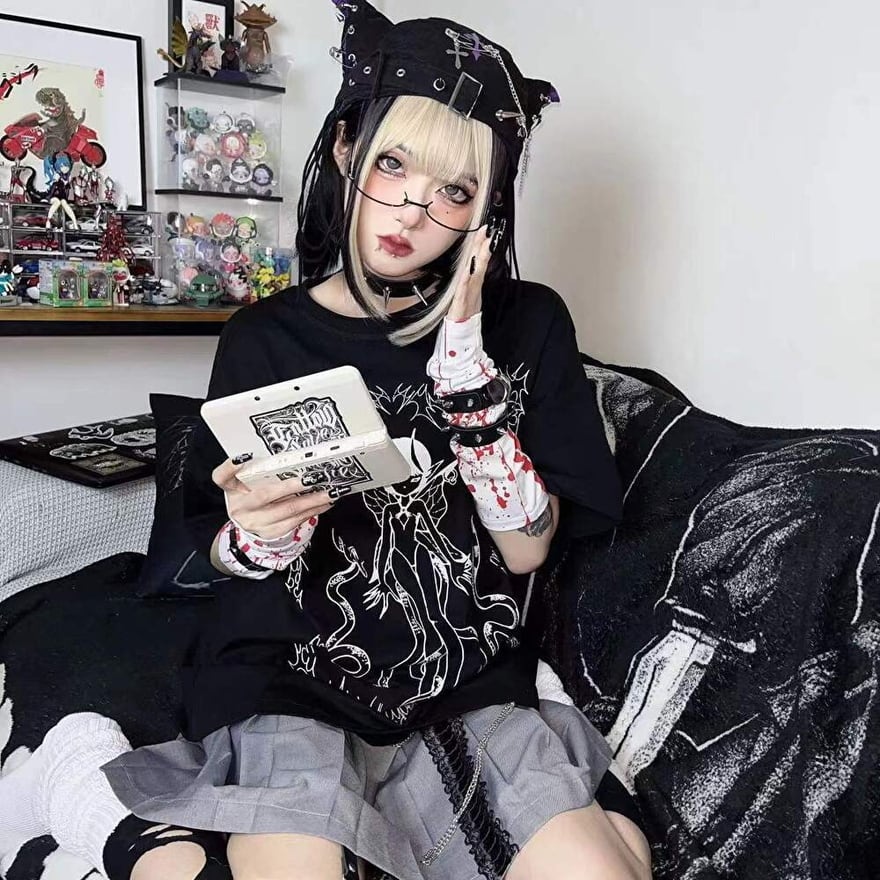 Tシャツ 悪魔 Devil プリント ユニセックス 闇かわいい パンク Z世代