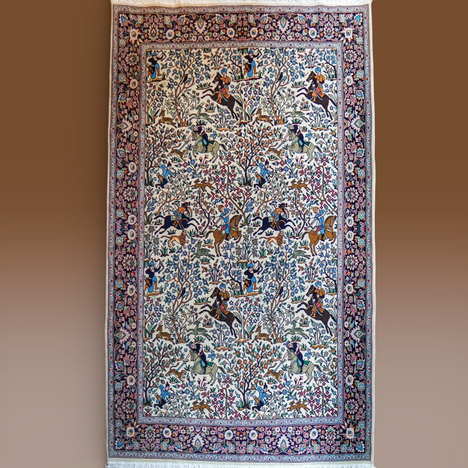 ペルシャ絨毯 タブリーズ産 シカルガー（狩猟図）デザイン 218×140cm