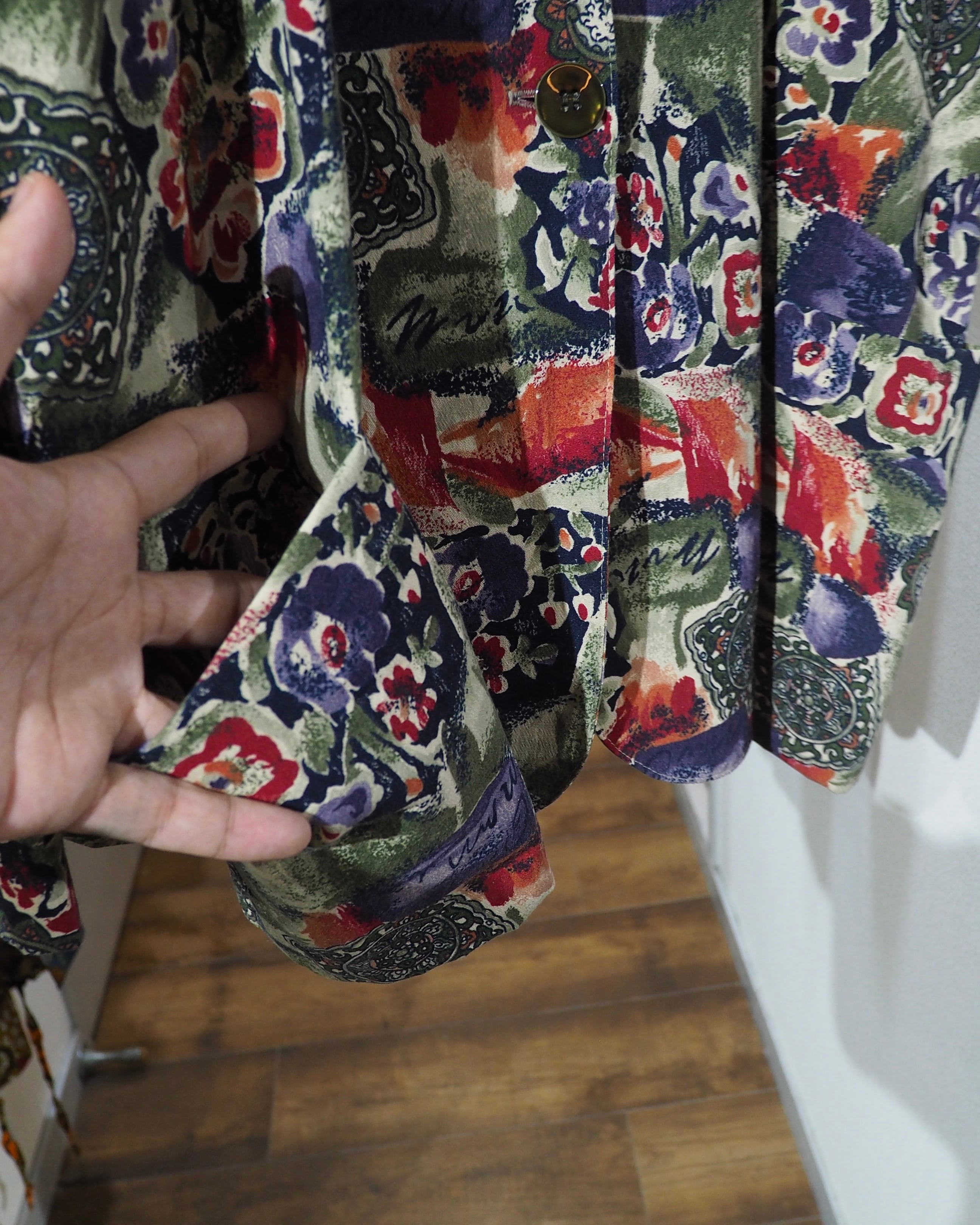 ” Made in USA ” Beautiful Botanical Flower painted vintage loose jacket