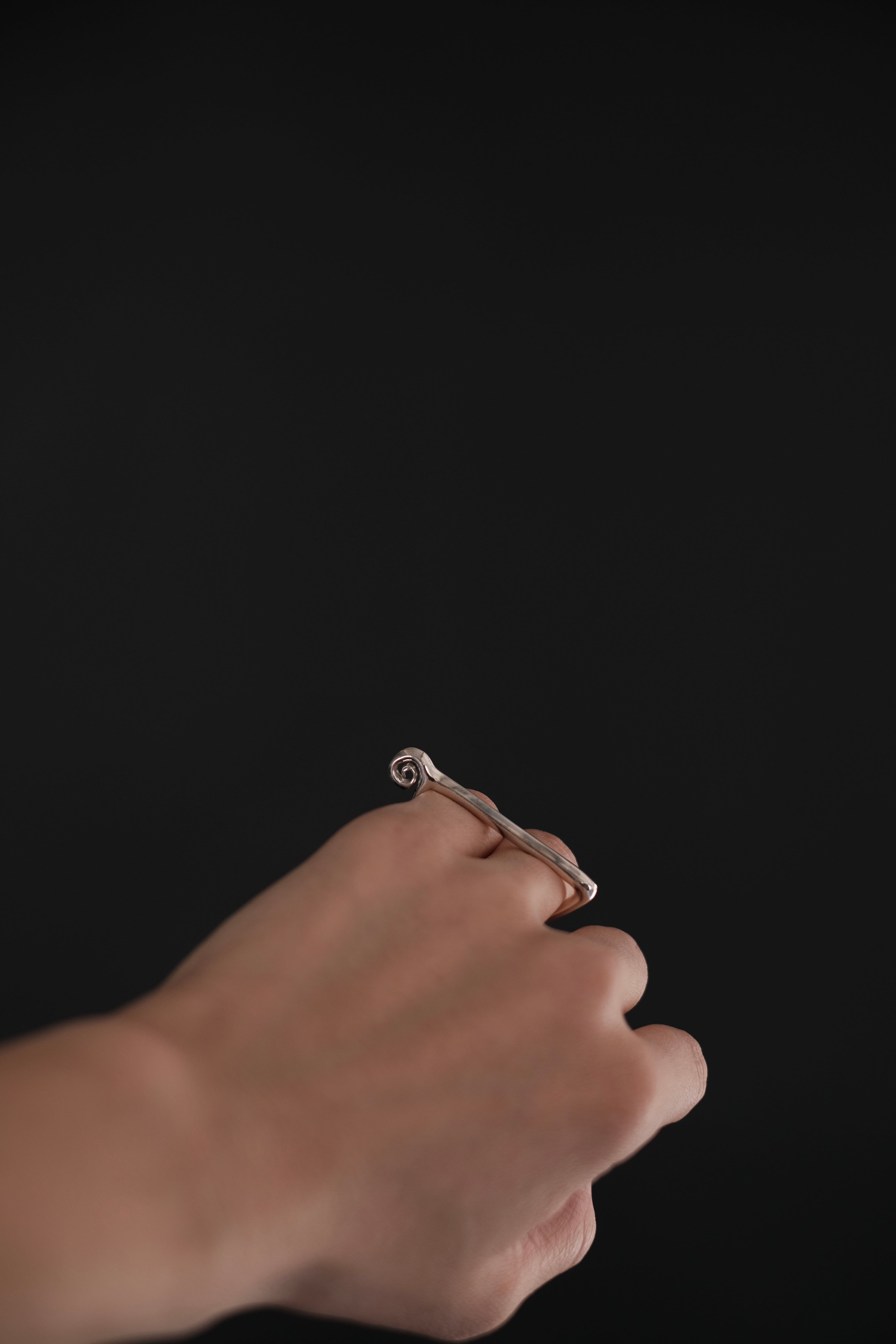 R.ALAGAN / FIBULA RING | LIVING