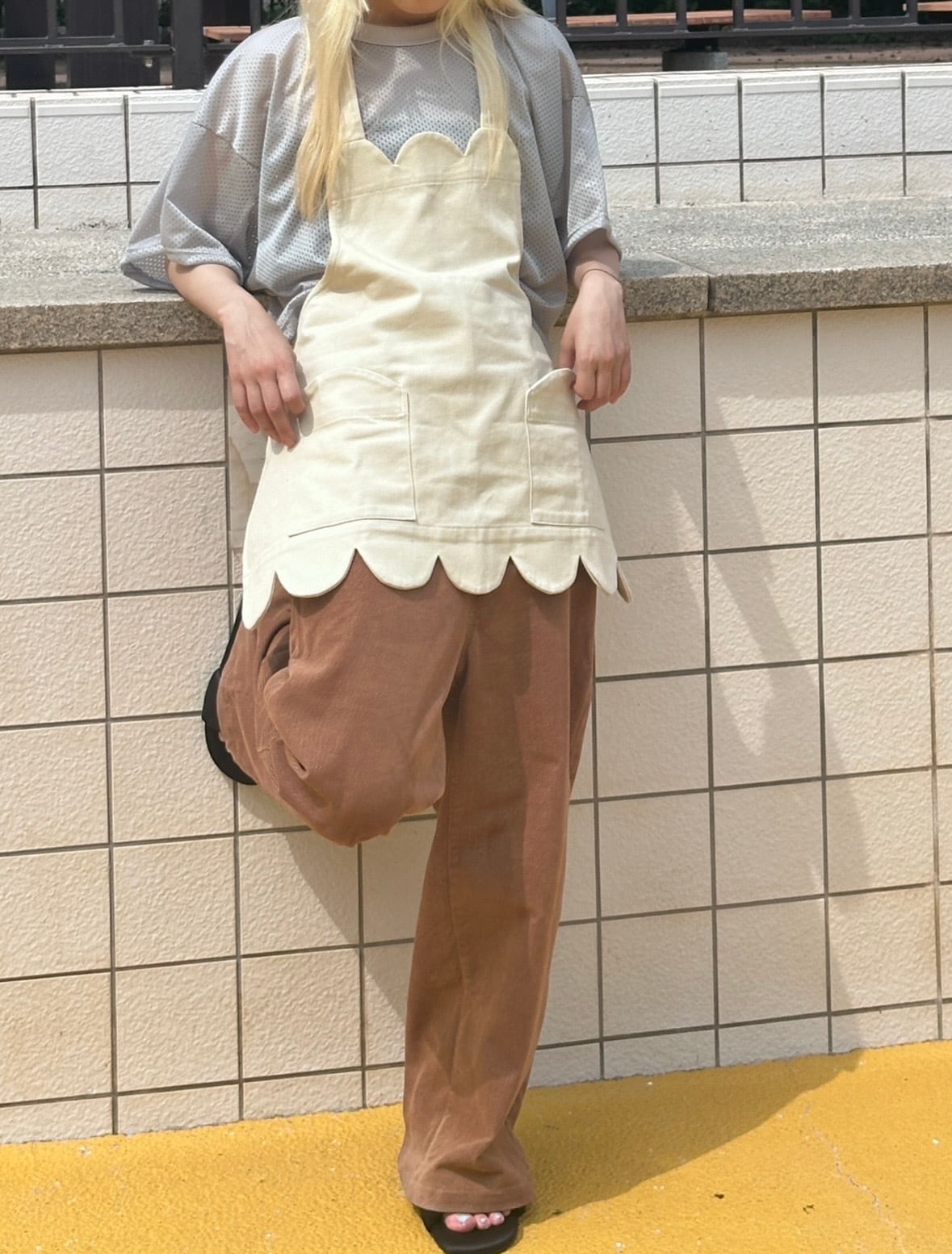 MOON TREE PLANET  [APRON]