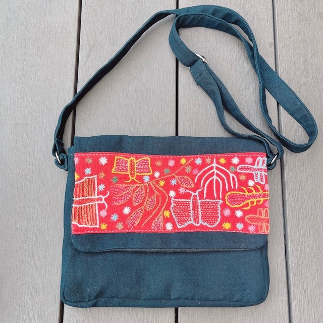 【レンテン族刺繍】斜め掛けバッグ　黄・赤