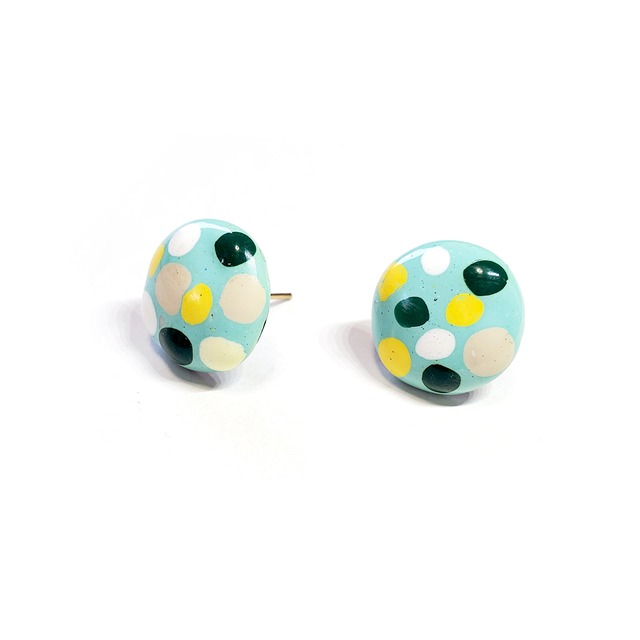 七宝焼ピアス　ライムグリーン×パステルカラーフリット