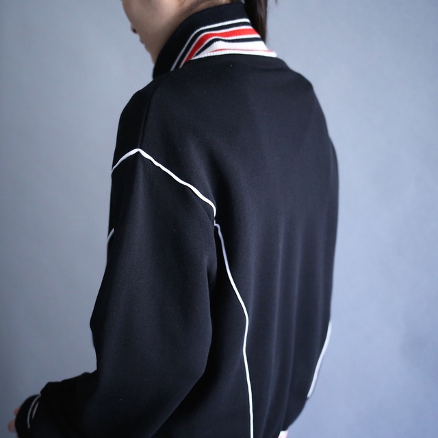 good coloring rib line and white piping design track jacket
