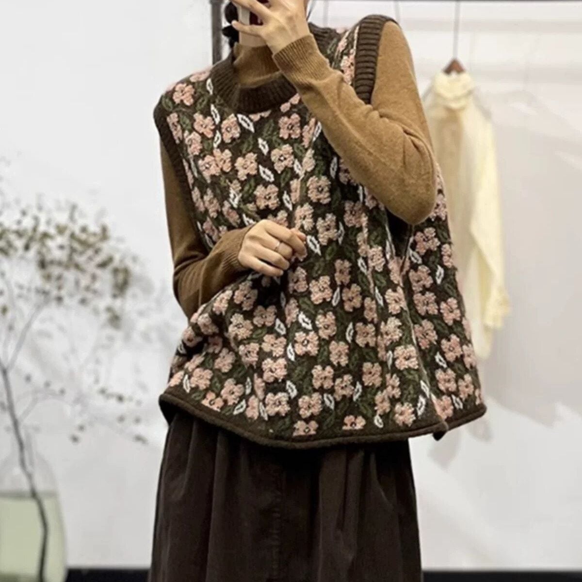 FLOWER JACQUARD ROUND NECK PULLOVER KNIT VEST 1color M-15638