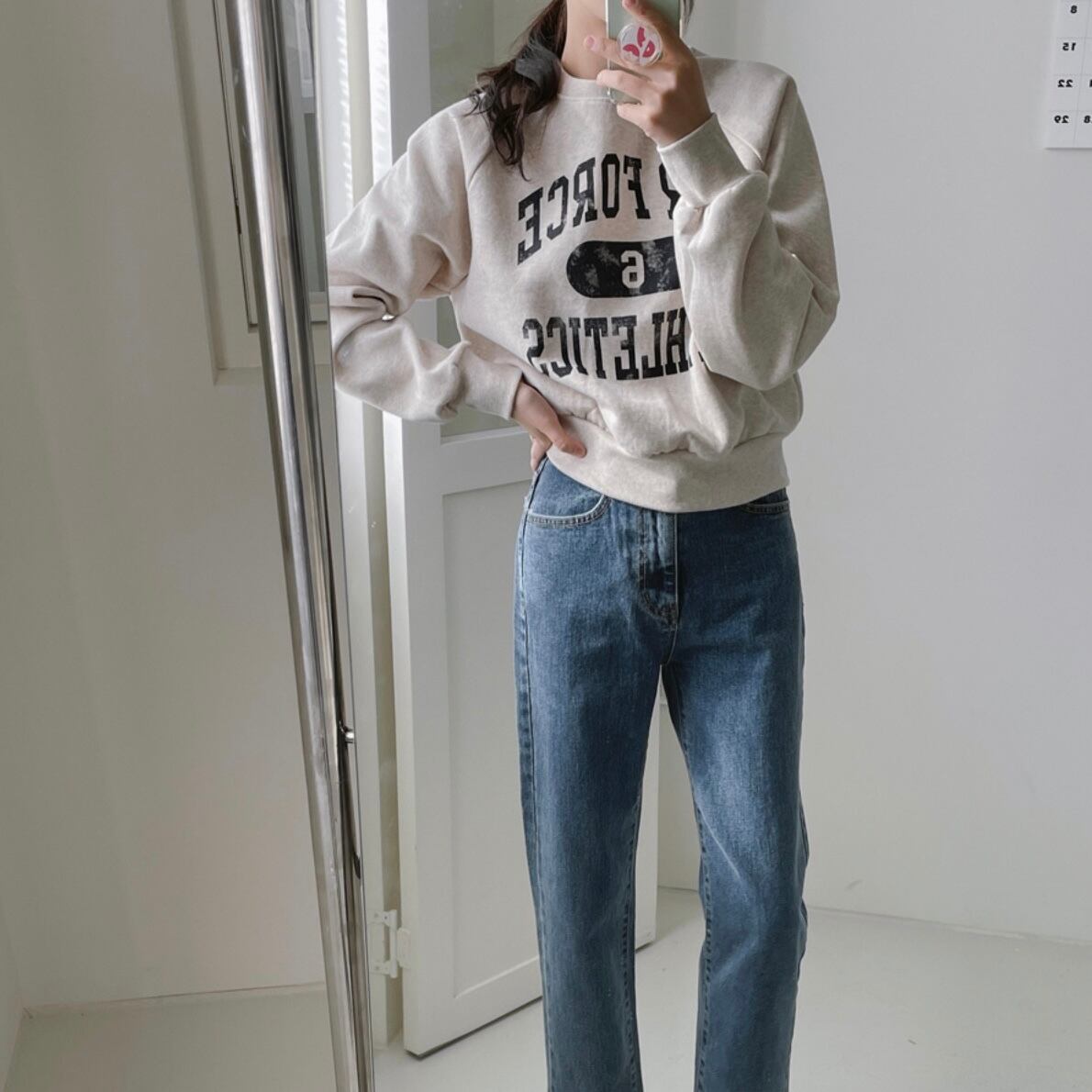 Deco Choice レイヤードが楽しめる クロップド丈 ボーイッシュ スウェット トレーナー プリント ロゴ 着回し レトロ カジュアル メンズライク Lamitte Deco トレンド 韓国ファッション ショップ Base店 Deco Choice レイヤードが楽しめる クロップド丈 ボーイッシュ スウェット トレーナー プリント ロゴ 着回し レトロ カジュアル メンズライク Lamitte Deco トレンド 韓国ファッション ショップ Base店