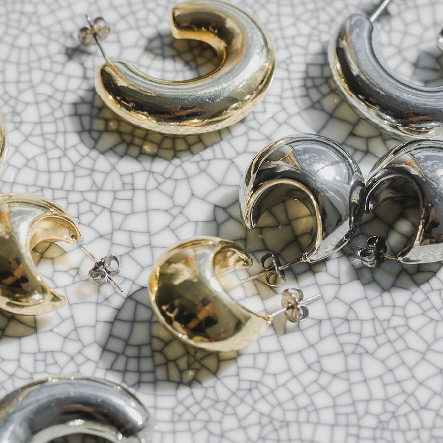 moon】三日月ピアス | migknot