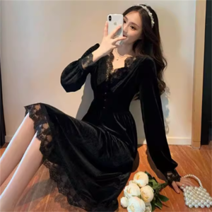 【送料無料】 ドレス ロングドレス ワンピース 衣装 パーティドレス ロング ミモレ 袖あり 長袖 Vネック Aライン フレア ドッキング レース ボタン 透け感 シースルー ベロア ベルベット 厚手生地 あったか 異素材切り替え エレガント 可愛い 大人可愛い きれいめ シンプル カジュアル シック コンサバ 華やか 大人 上品 おしゃれ お洒落 レトロ 主役級 こなれ感 高見え 高級感 フェミニン 無地 冬 30代 40代 レディース 女性用 結婚式 パーティ オルチャン 韓国系 ファッション