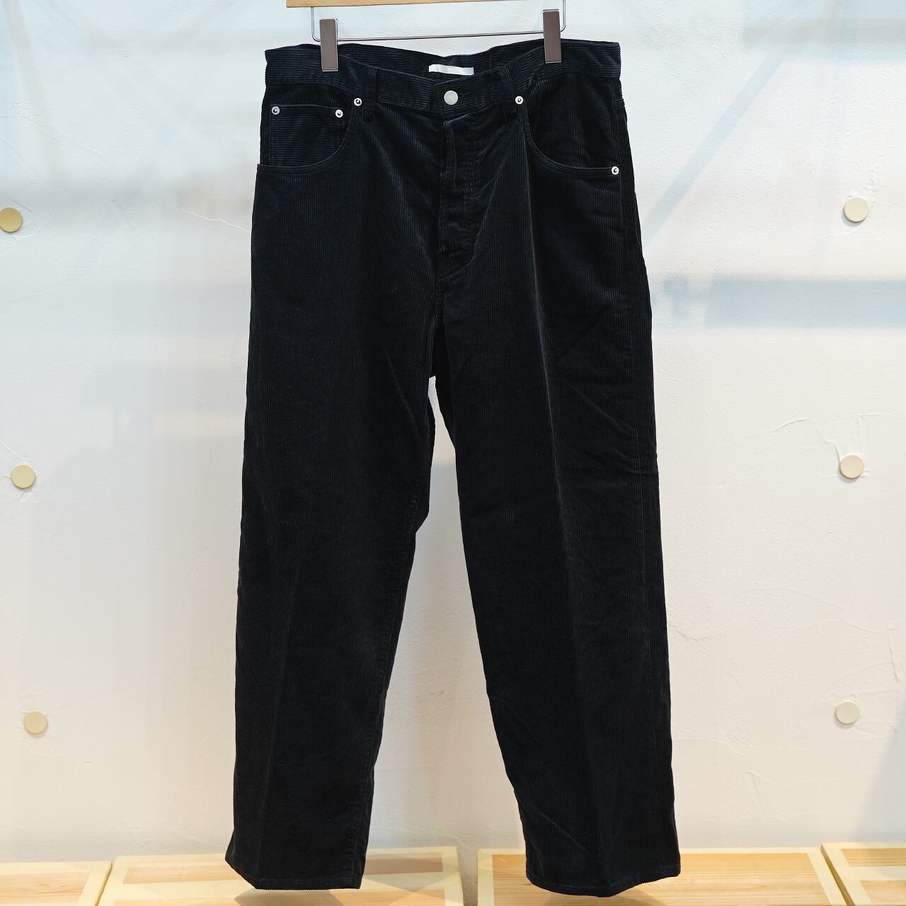 HATSKI（ハツキ） コットンリネンコーデュロイ バックバックルパンツ 