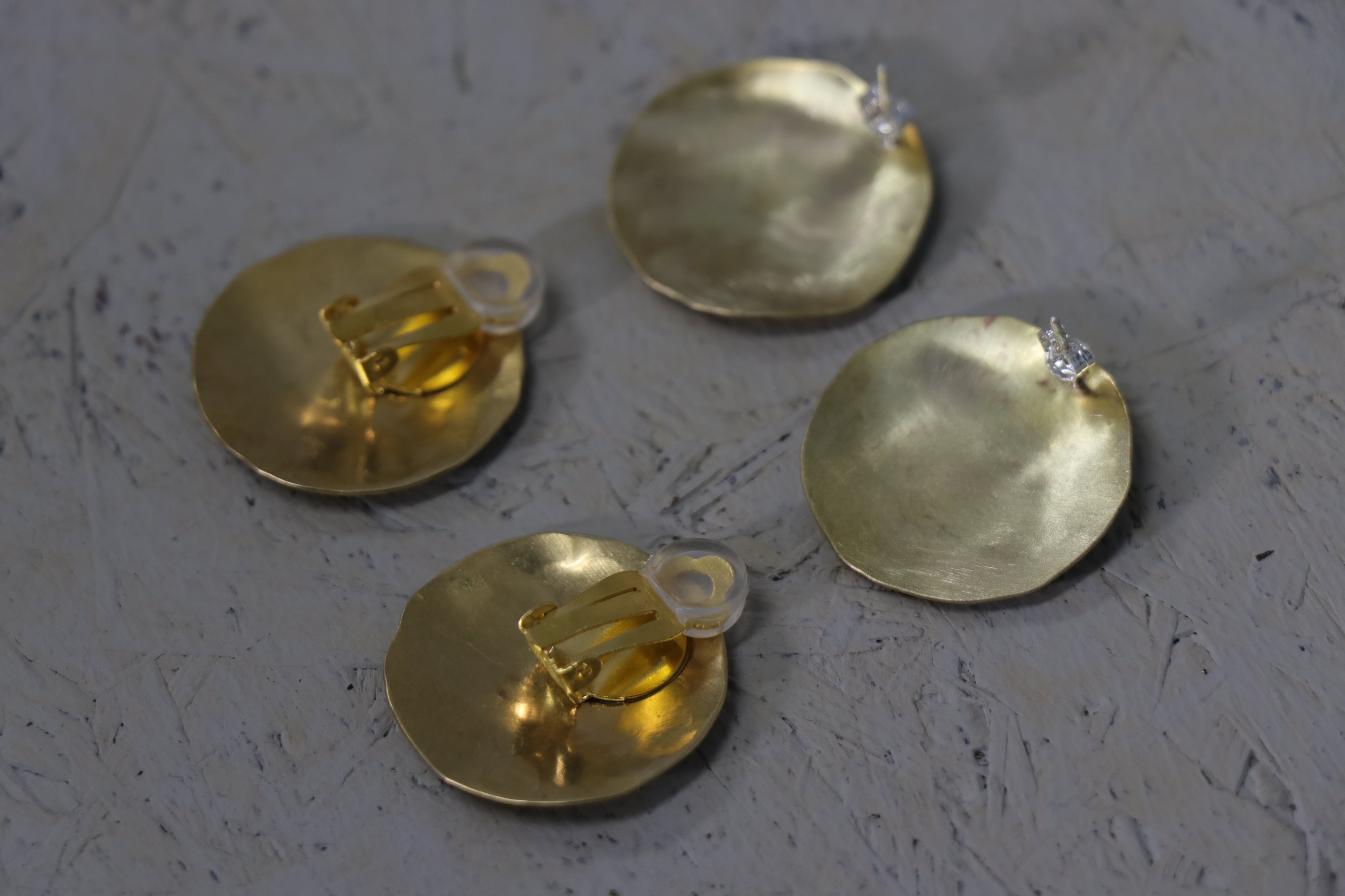 真鍮 ピアス イヤリング くっつき丸・うねせんたれ | K&D MARKET.