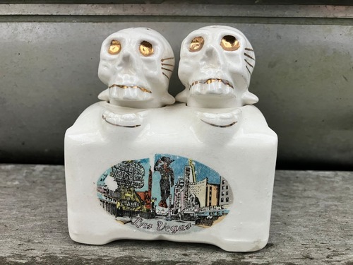 50s suvenia skull salt & pepper