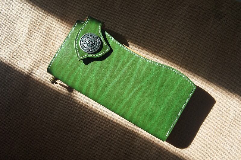 送料無料　ルガトショルダーのバイカーズウォレット【パロットグリーン】 送料無料 ルガトショルダーのバイカーズウォレット【パロットグリーン】