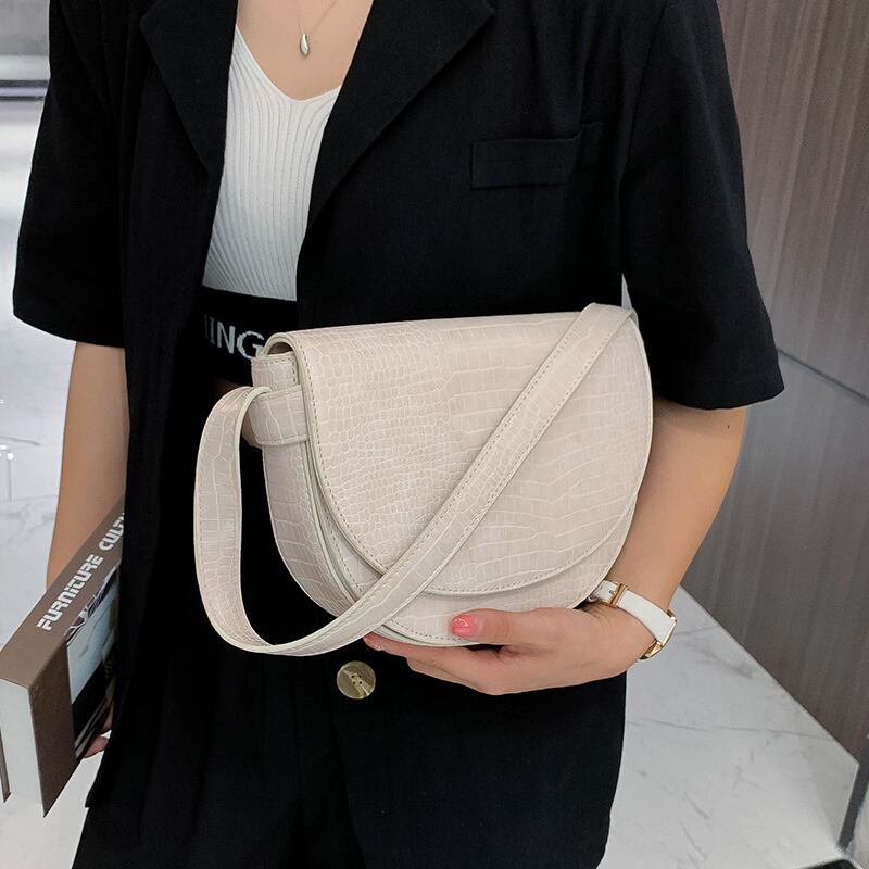 新しい小さなバッグ女性バッグ2020夏の新しい波イン野生のショルダーバッグネット赤ファッションポータブルサドルバッグ Tiancai_Wing_Bag2271839