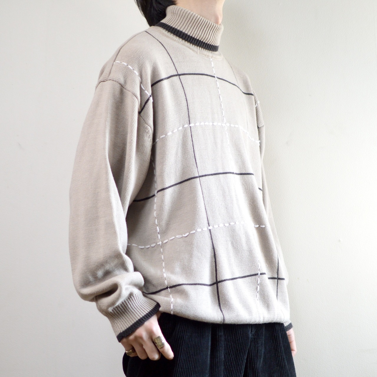 design acryl knit turtle neck