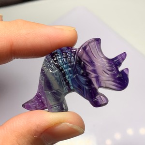 3.恐竜・トリケラトプス☆フローライトペンダントトップ