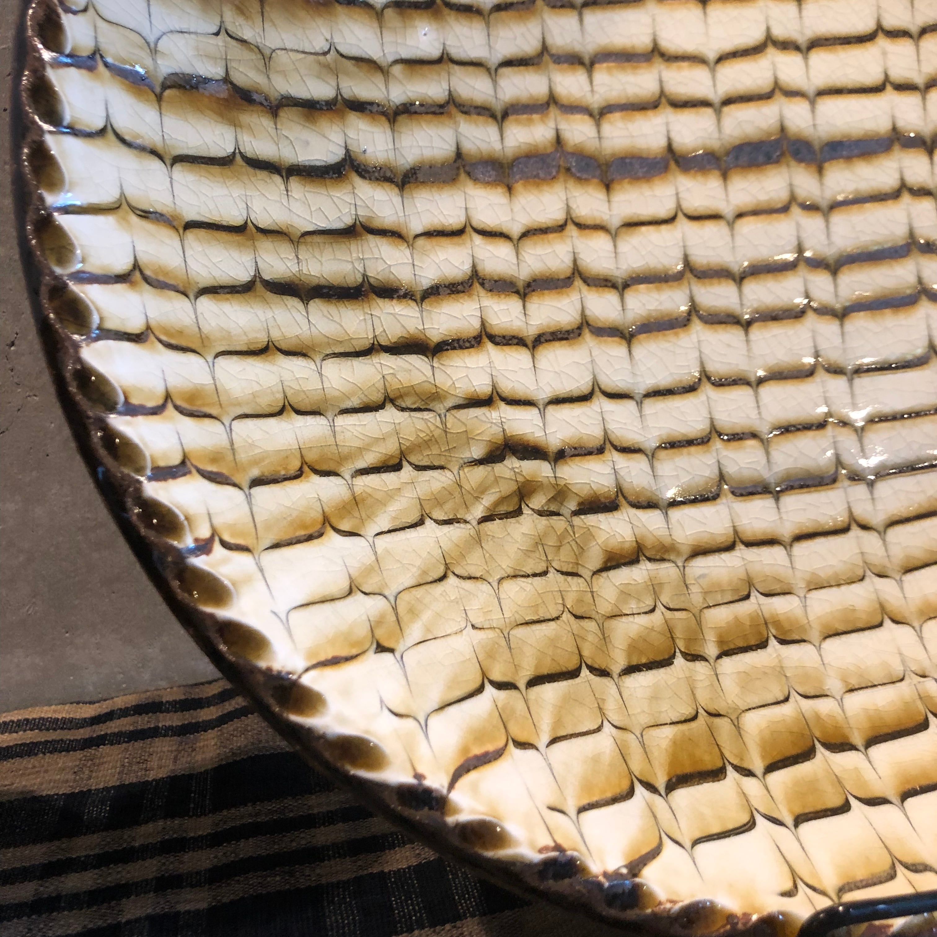 小代焼ふもと窯 スリップウェア丸皿 特大 | タシュロン｜器と生活の道具