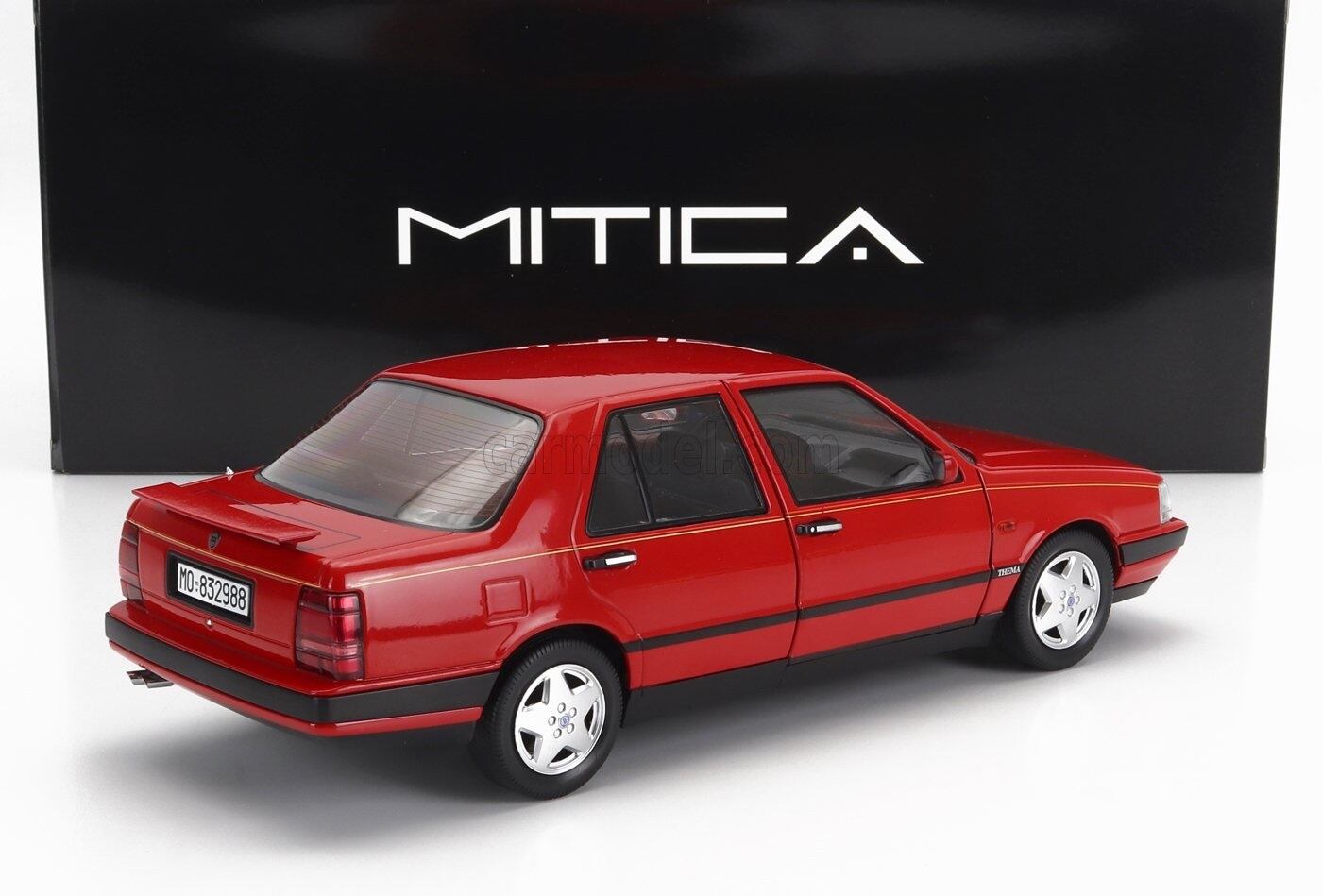 ミニカー 1/18 ランチア テーマ MITICA-DIECAST 1/18 LANCIA THEMA 