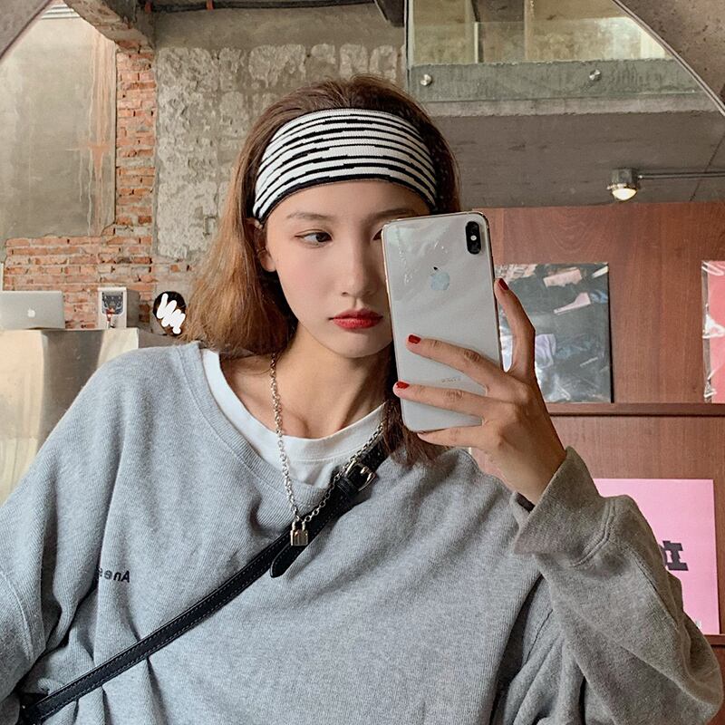 ウールニットヘアバンド パターンレッド ヘアアクセサリー ブラック・アイド・ピーズ22055182549