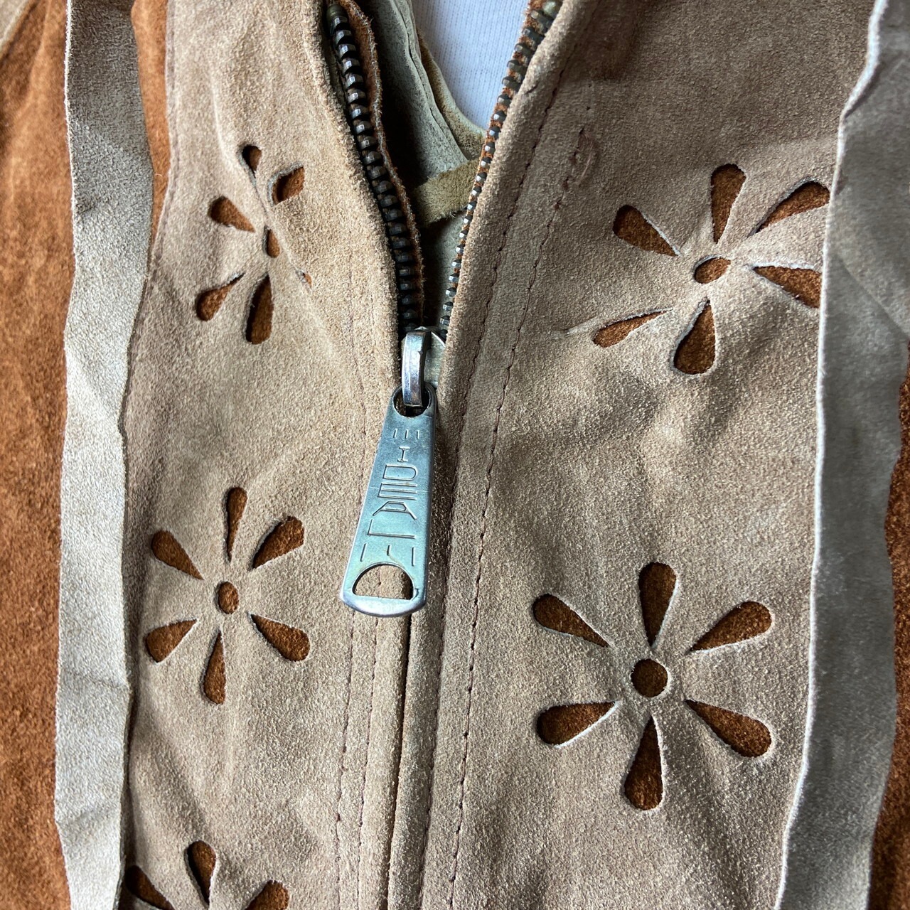 70年代 メキシコ製 スエードレザー 花柄 スリット ポンチョ ケープ 