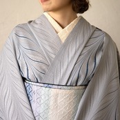 「時雨の浜辺」大矢羽柄〜洗えるきもの（シルジェリー格子柄）〜