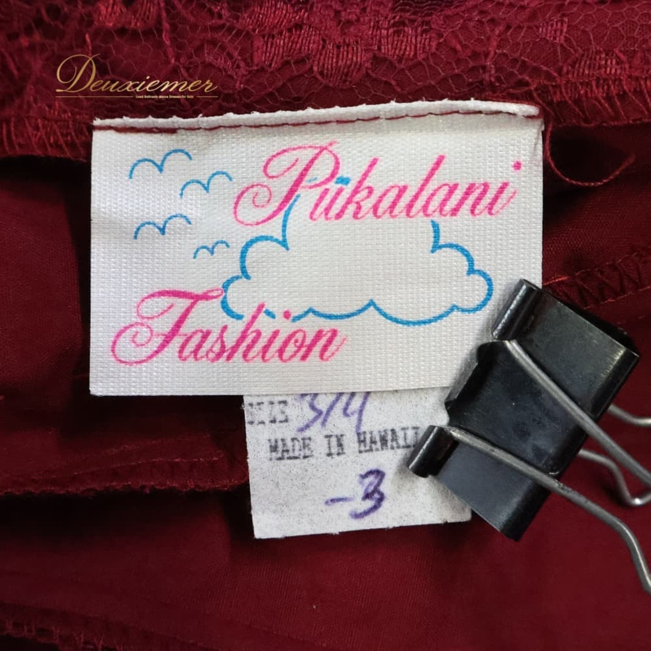 フラダンス 衣装 Pukalani Fashion プカラニファッション ワンピース ドレス レッド系 ハワイ製 ワントーン ベロア レース ホルターネック風 上品 きれい 高級感 かわいい 華やか 鮮やか 明るい ハワイアン アロハ ダンス レッスン 練習