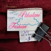フラダンス 衣装 Pukalani Fashion プカラニファッション ワンピース ドレス レッド系 ハワイ製 ワントーン ベロア レース ホルターネック風 上品 きれい 高級感 かわいい 華やか 鮮やか 明るい ハワイアン アロハ ダンス レッスン 練習