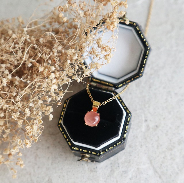 【ペルー産インカローズ】うる艶ピンクのラウンドネックレス｜一粒ジュエリー・金属アレルギー対応