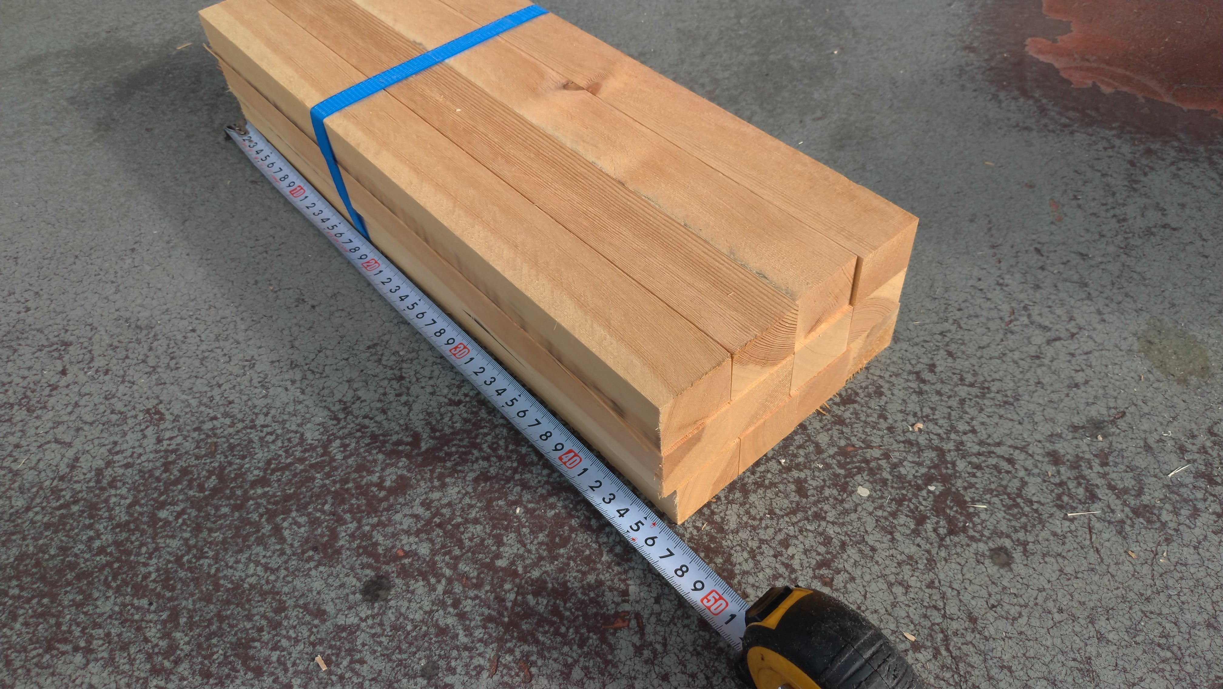 在庫整理の為赤松垂木超特価！少数ロッドの販売も可能です。 在庫整理の為赤松垂木超特価！少数ロッドの販売も可能です。