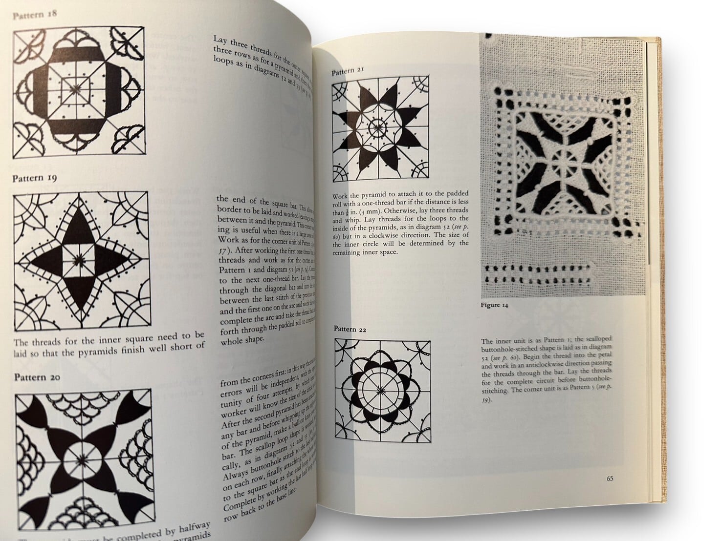SF037】【FIRST EDITION】Ruskin Lace & Linen Work(1985) /Elizabeth