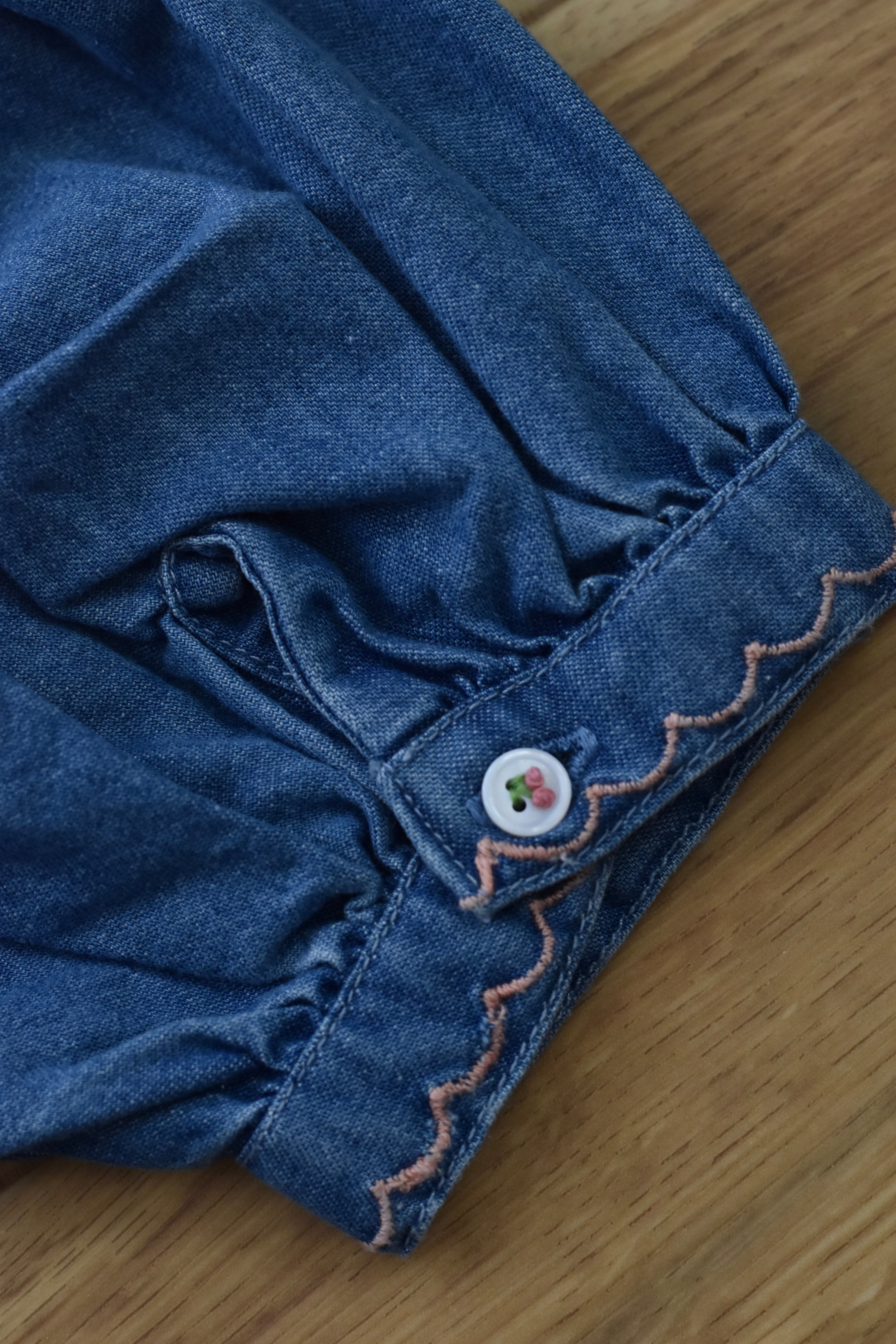 EMILE&IDA】Blouse Embroidered denim flower | Koromo