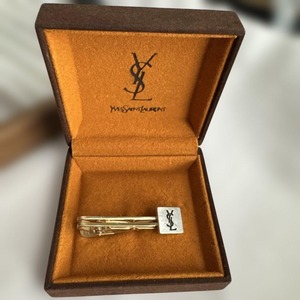 YSL ネクタイピン