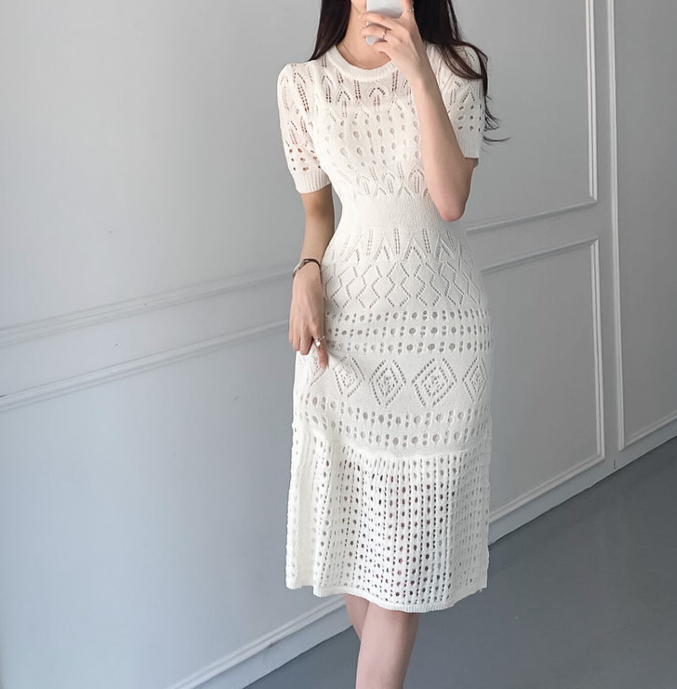 Round neck knit dress