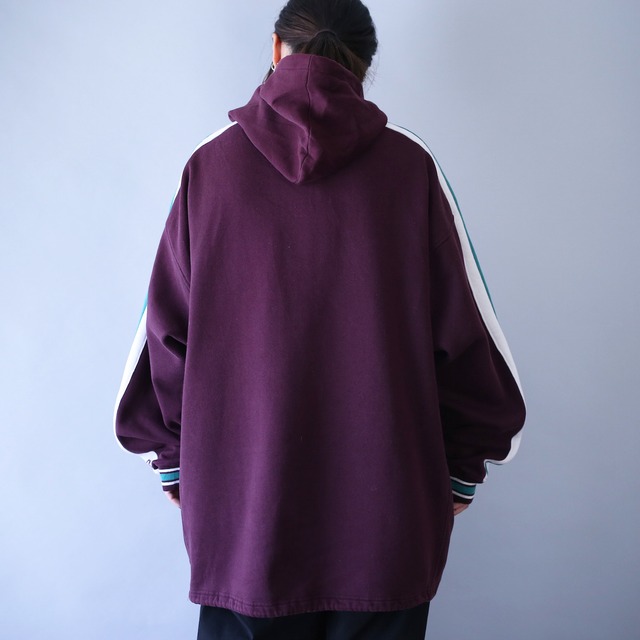 "STARTER " sleeve line design embroidery logo over silhouette sweat parka