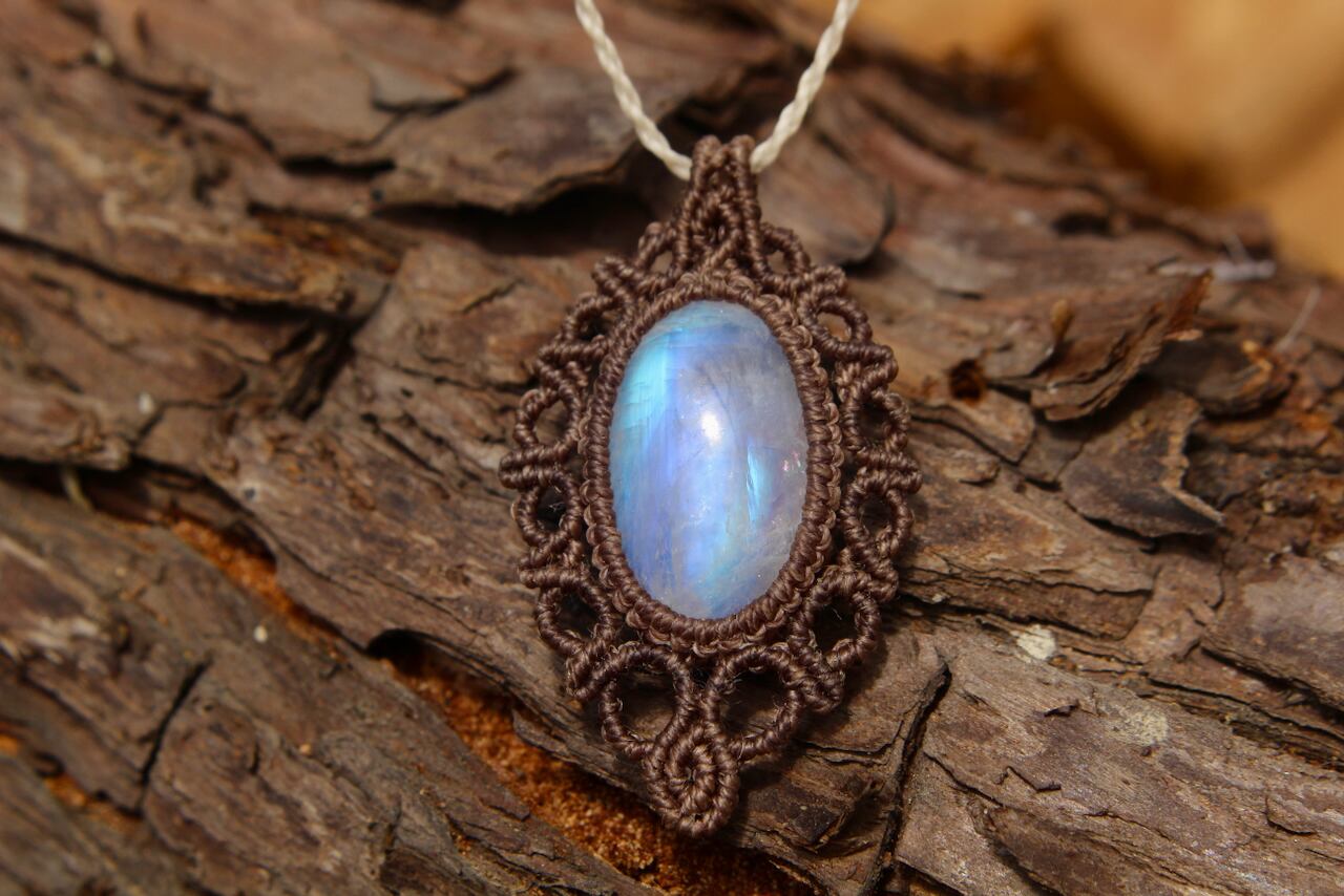 Rainbow moonstone micro macrame pendant