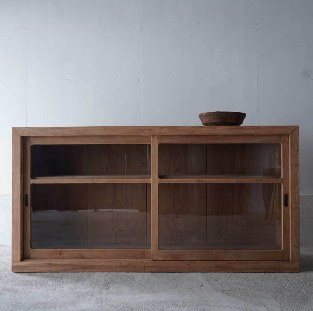 カウンターガラスケース