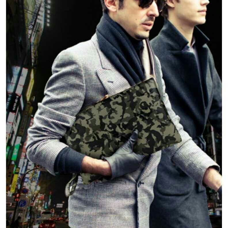 VALENTINO GARAVANI ヴァレンティノ迷彩カモフラクラッチバッグ黒