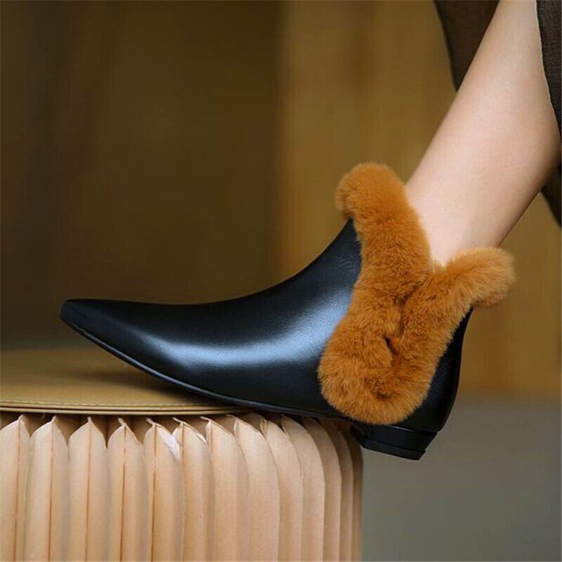 【新作】【送料無料】 冬の女性の毛皮のようなハイヒールのブーツ先のとがったつま先のショートブーツブラックベージュのローヒールのブーツパーソナリティファッションブーツ 靴 シューズ ウィンター 冬物 10b368367064703