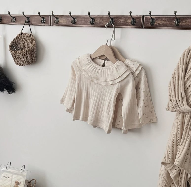 frill collar tops