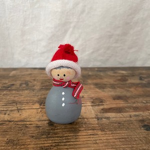 ニット帽にマフラーな男の子