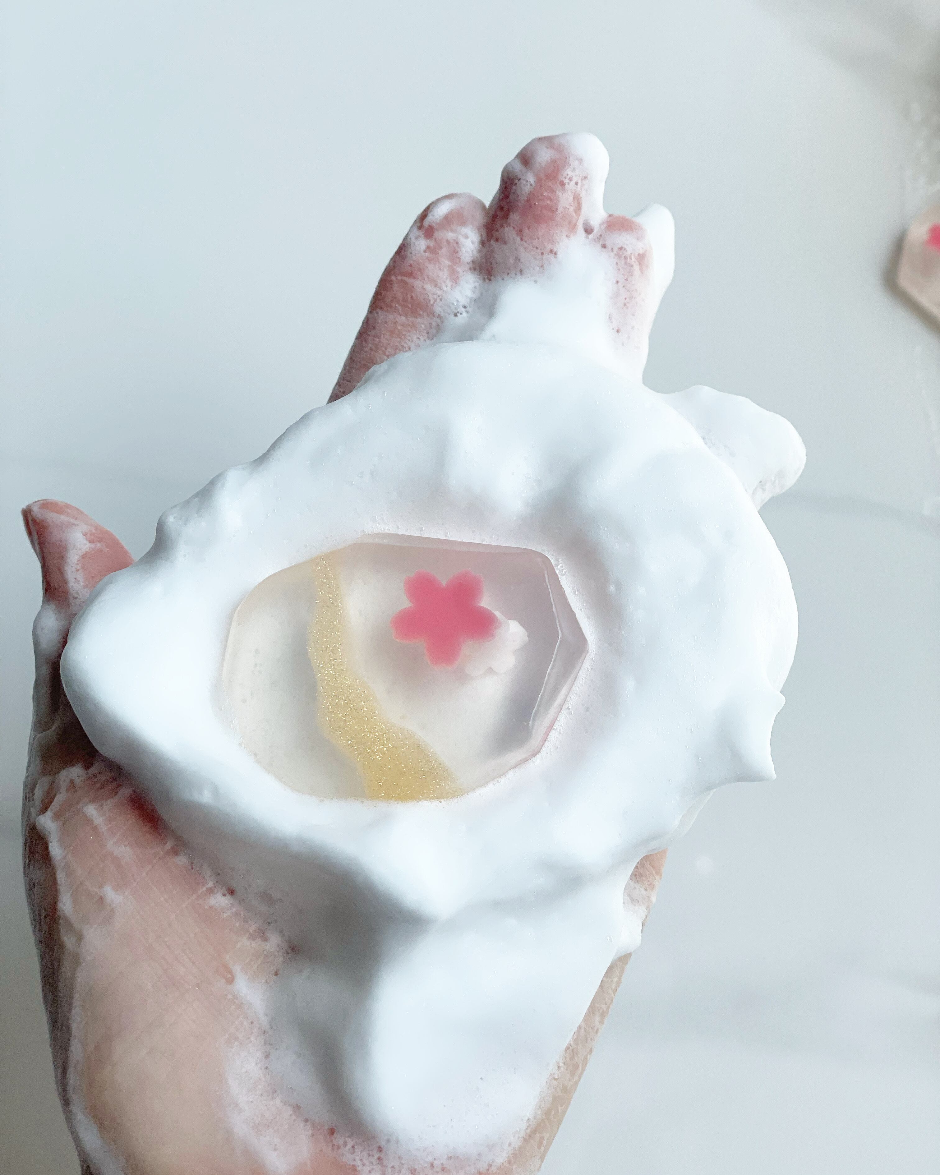 SAKURA SOAP（宝石石鹸） | お花の宝石石鹸YURAM