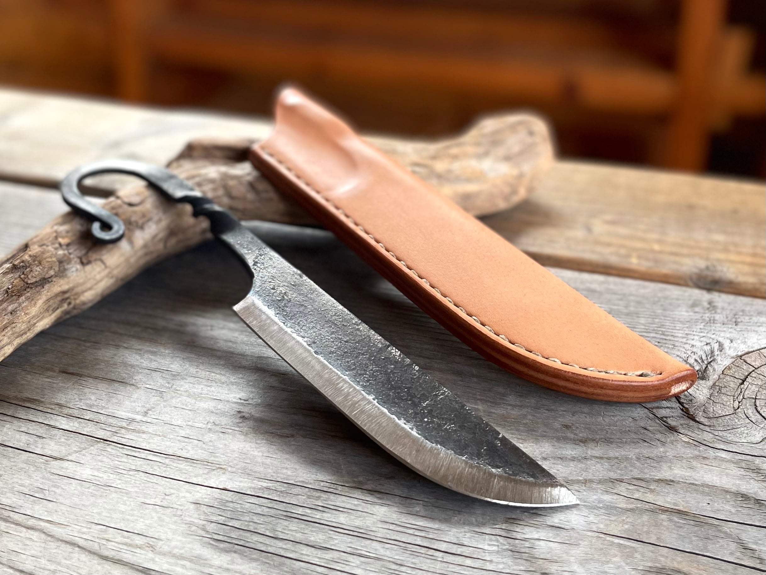 ステンレスと銅製品のナイフ-