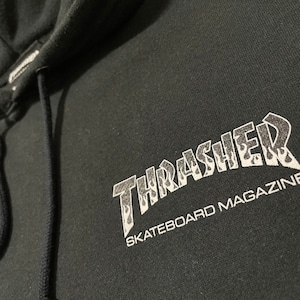 【THRASHER】ワンポイントロゴ パーカー プリント スウェット プルオーバー フーディー スラッシャー  L US古着