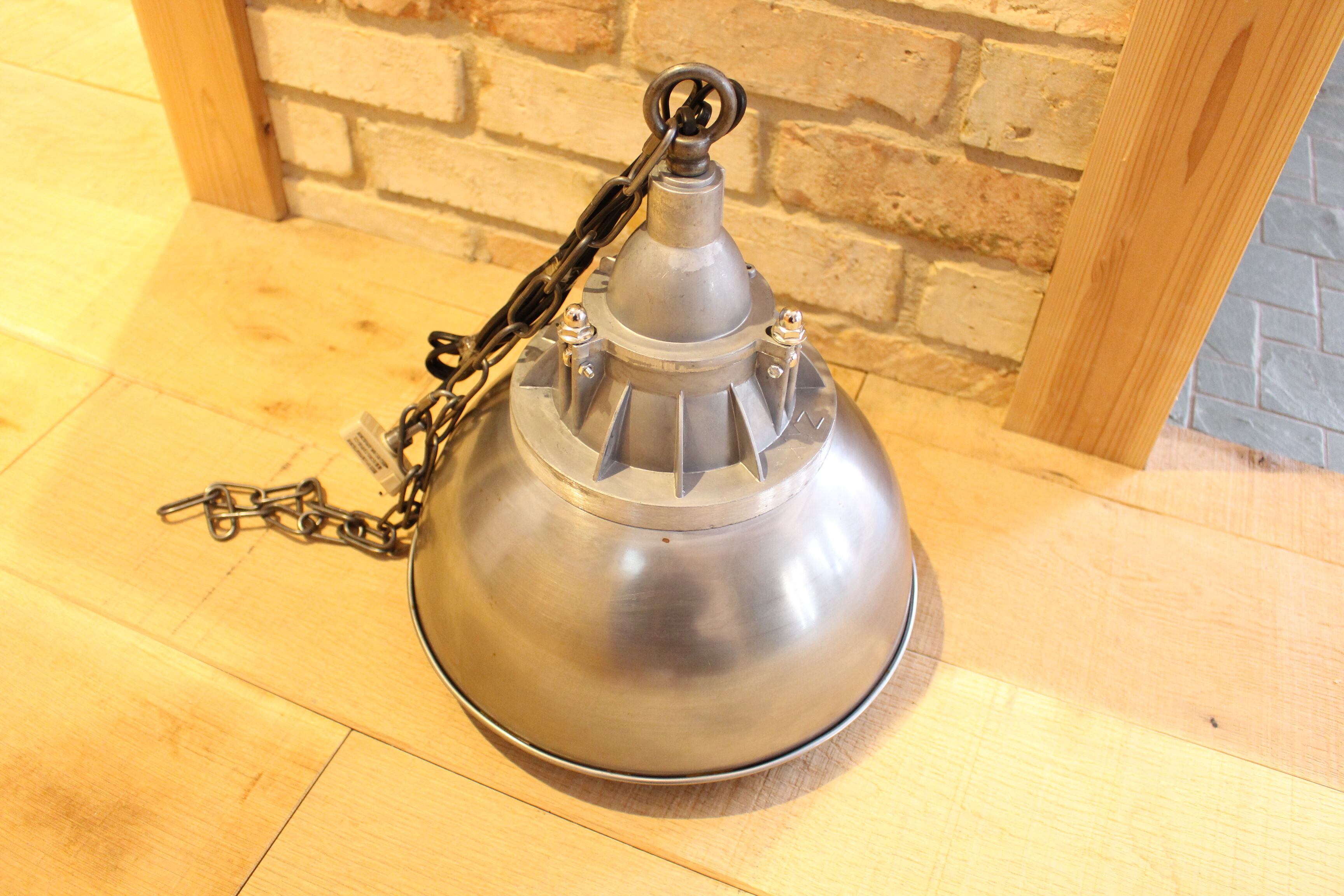 チェーン吊りインダストリアルマリンランプ | izumi Lamp