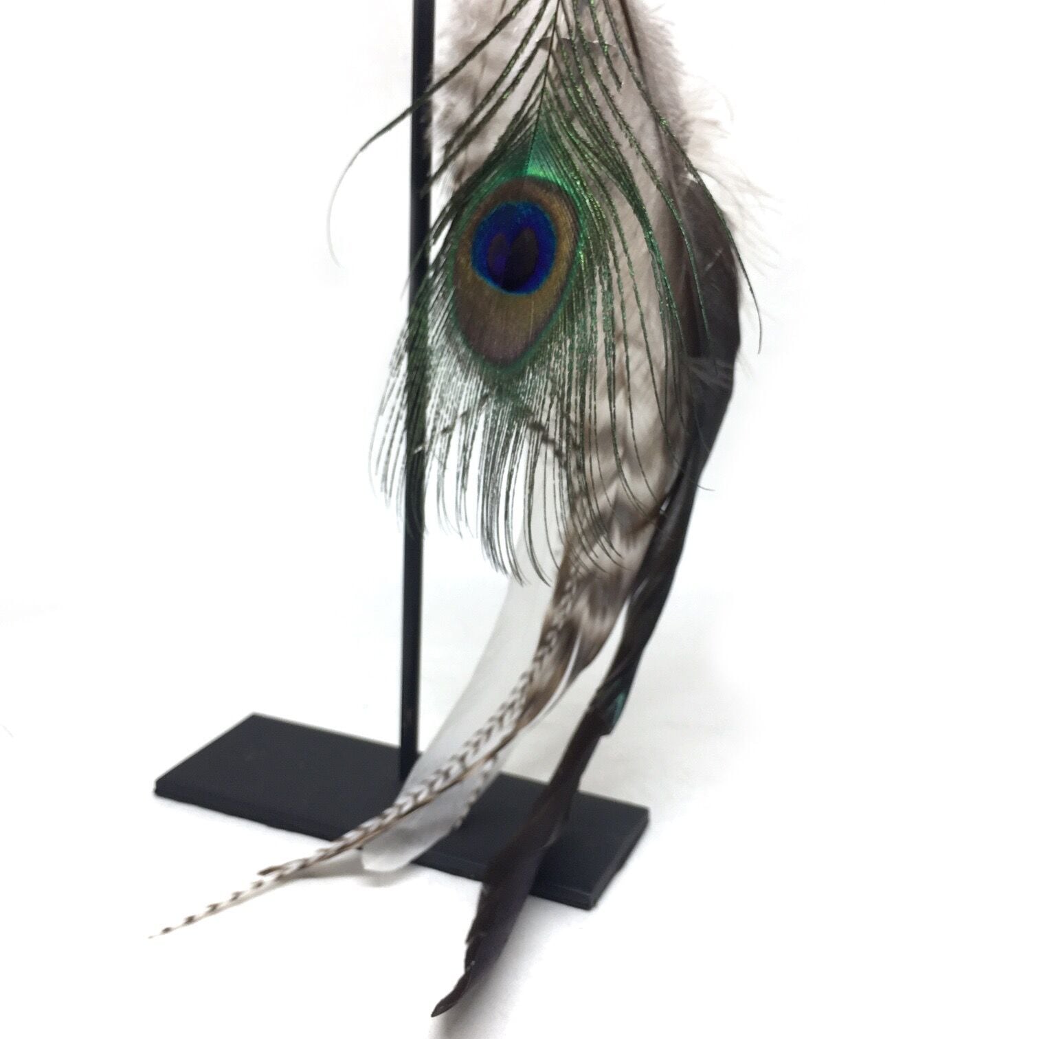 gunda HYDE着 Peacock PI ピーコックフェザー クロス ピアス gunda HYDE着 Peacock PI ピーコックフェザー クロス ピアス