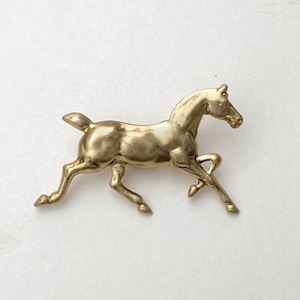 Brass charm brooch - M Horse O-08