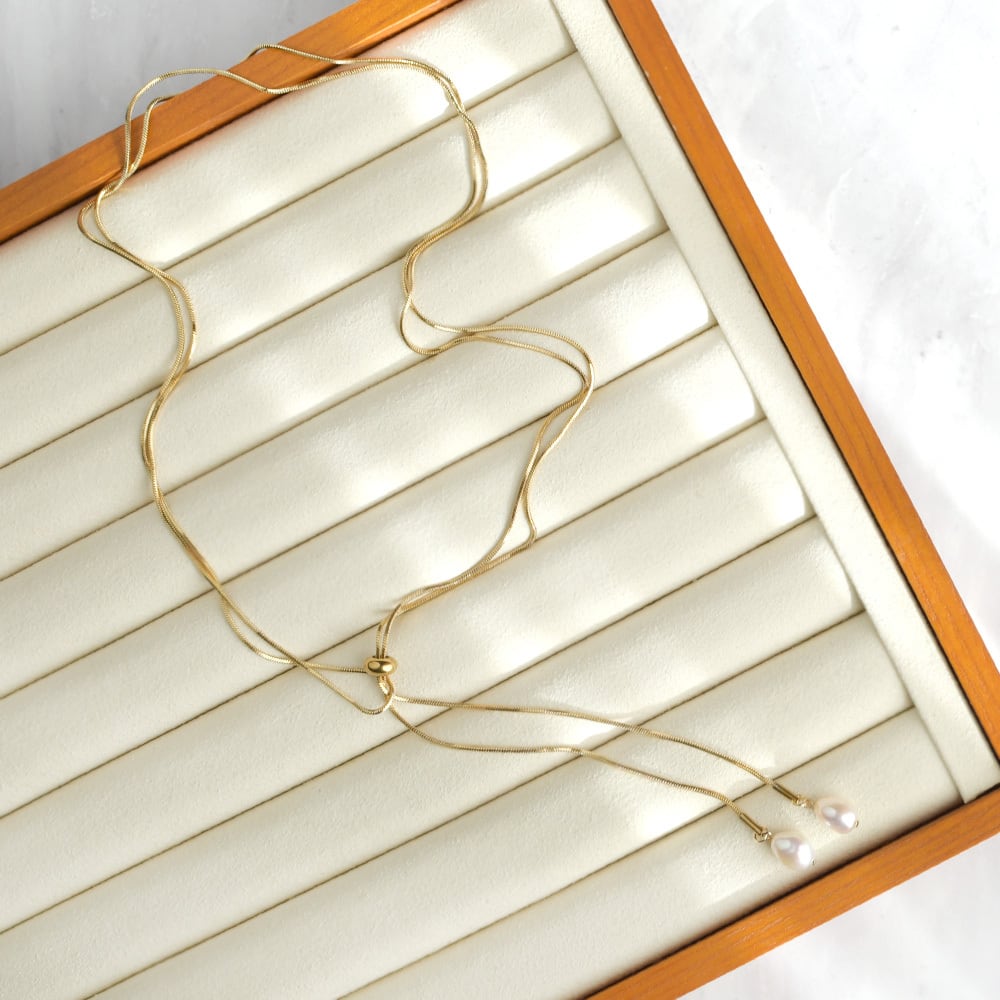 やわらかに艶めく バロックパール 120cm ロングラリエット サージカルステンレス製 スネークチェーン 淡水パール / pe-190