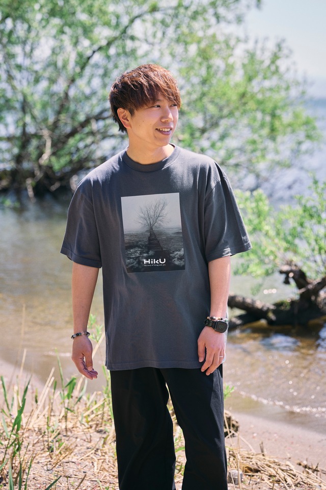 HikU ビッグシルエットTシャツ