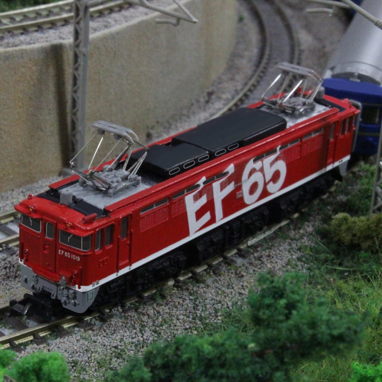 T035-2 EF65形電気機関車 1019号機 レインボー塗装 (EF65 1000