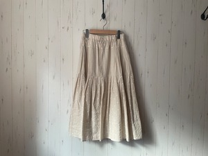 ドット刺繍マロニエスカート